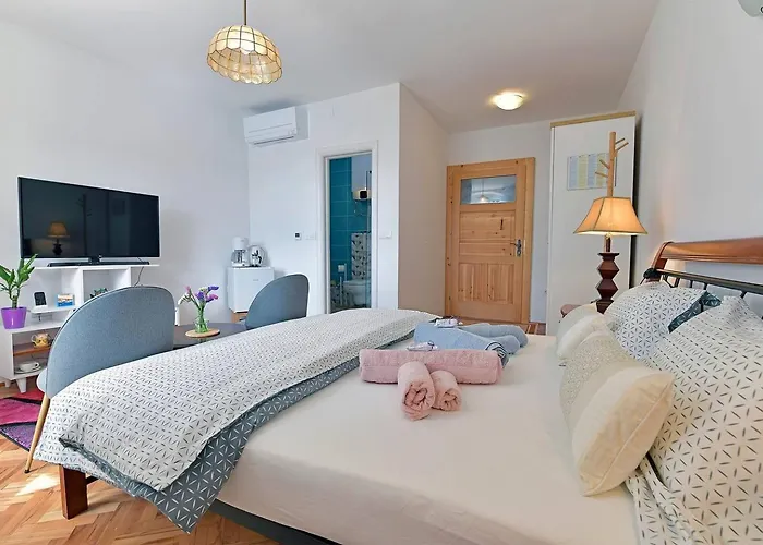 Apartment Harmony With A Magical Seaview